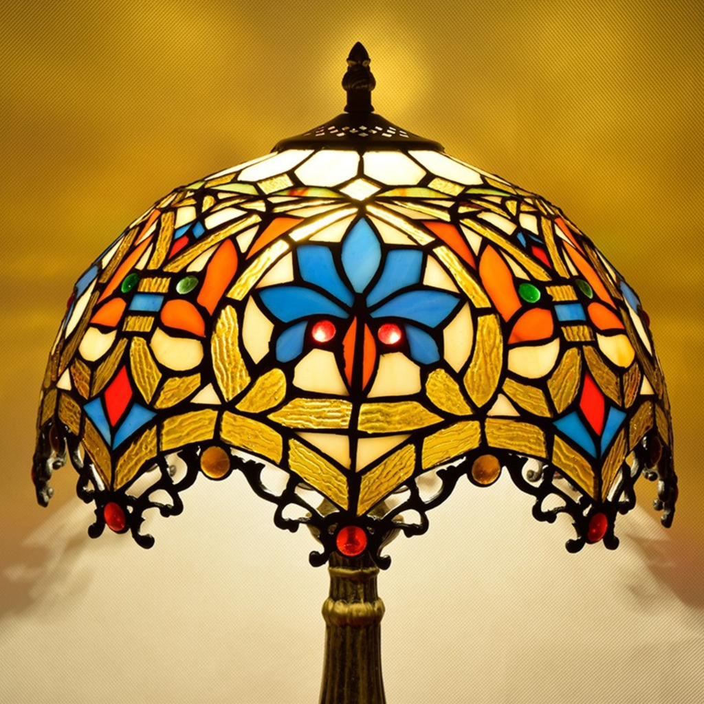 Tiffany table lamp color spectrum - vibrant diffused light