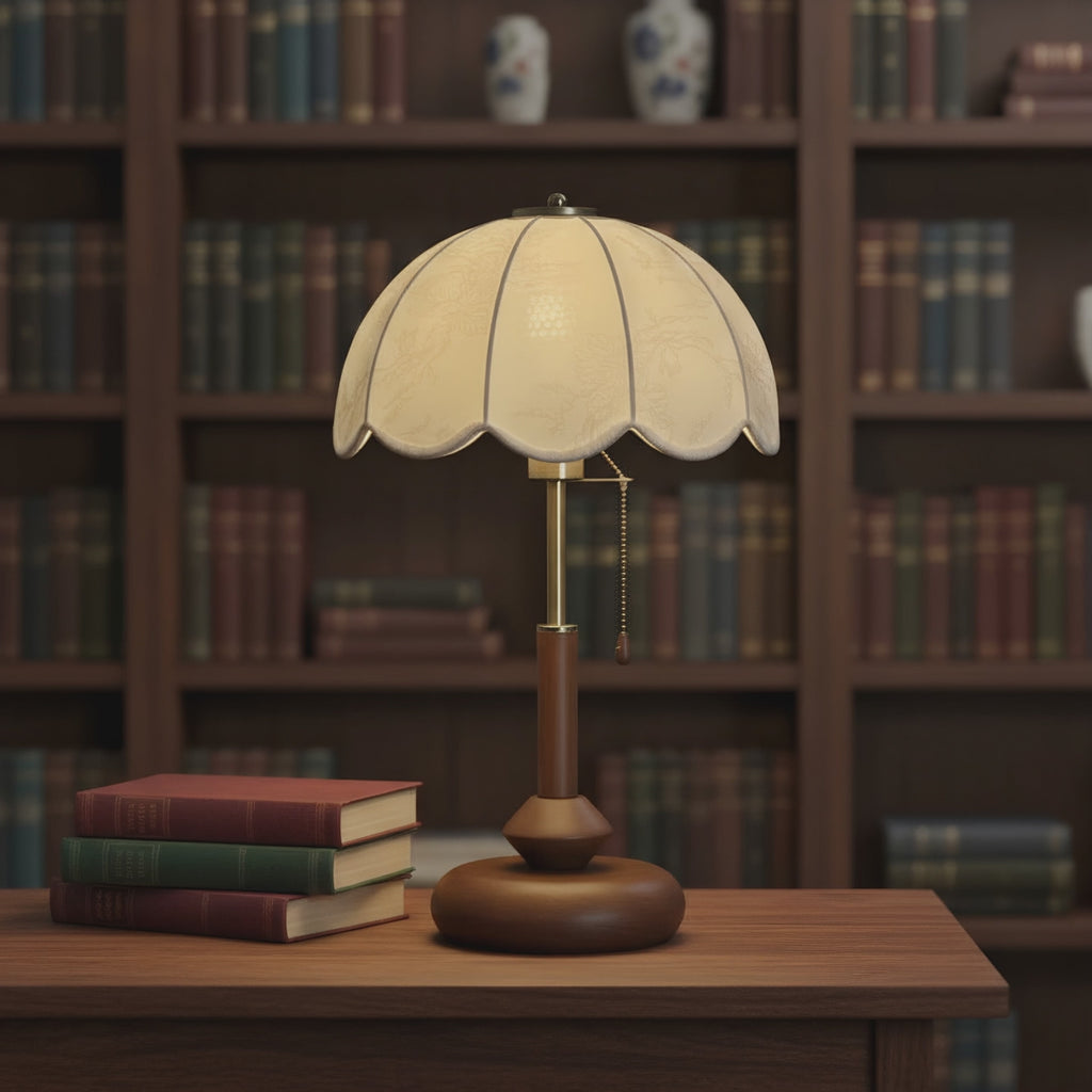Vintage Scalloped Shade Table Lamp